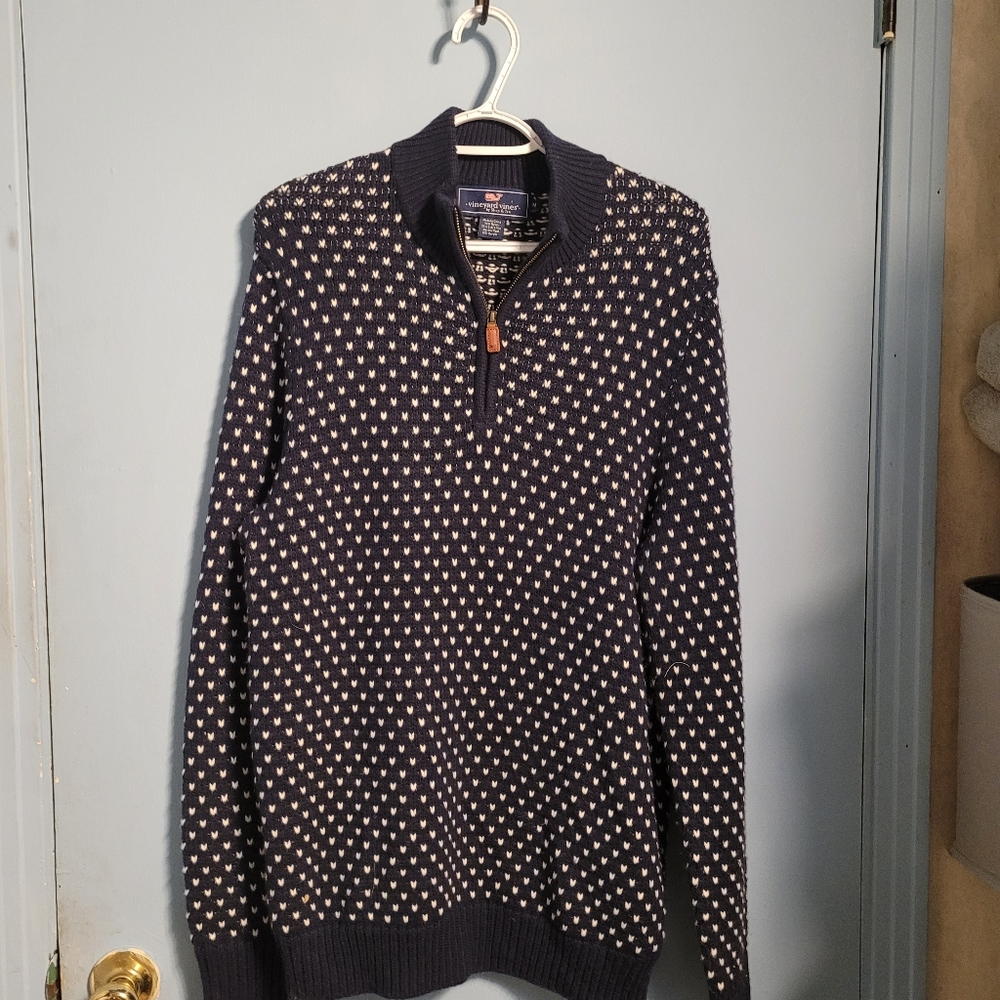 M Vinyard Vines Sweater